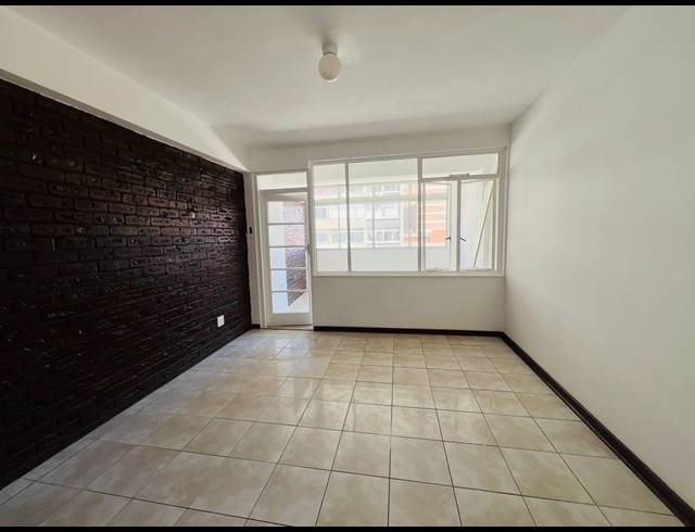 1.5 BEDROOM APARTMENT FOR SALE IN POINT WATERFRONT